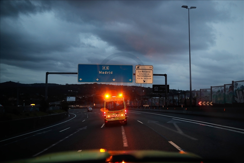 AA ekibi, Madrid'deki sağlık çalışanlarının Kovid-19'a karşı zorlu mücadelesine tanıklık etti