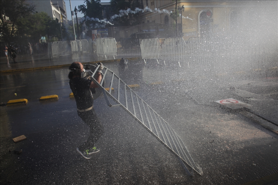 Şili'de hükümet karşıtı protesto