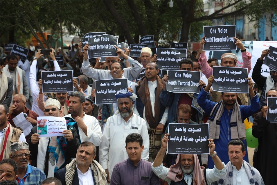 Yemen'de yüzlerce kişi Husilerin "terör örgütü" kabul edilmesi talebiyle gösteri düzenledi