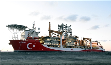 "Kanuni" sondaj gemisinin kule montajına başlandı