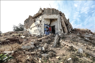 Artista sirio inmortaliza a Maradona en medio de las ruinas de Idlib