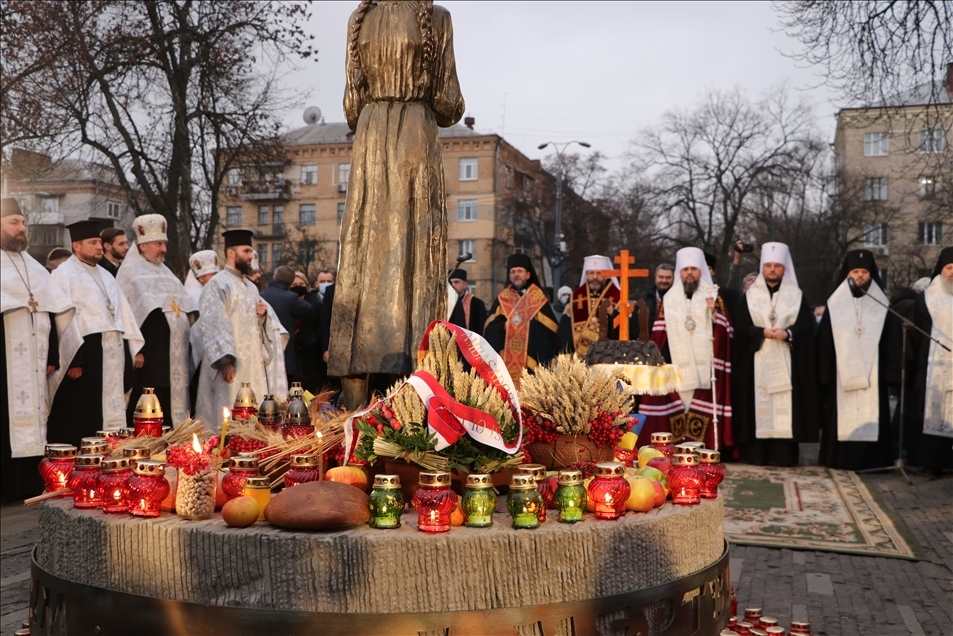 Ukrayna'da Holodomor trajedisinin kurbanları anıldı