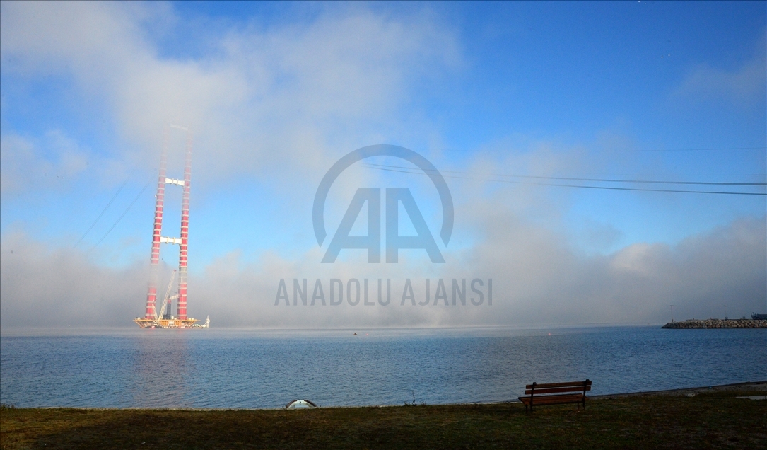 Çanakkale Boğazı yoğun sis nedeniyle çift yönlü transit gemi geçişlerine kapatıldı