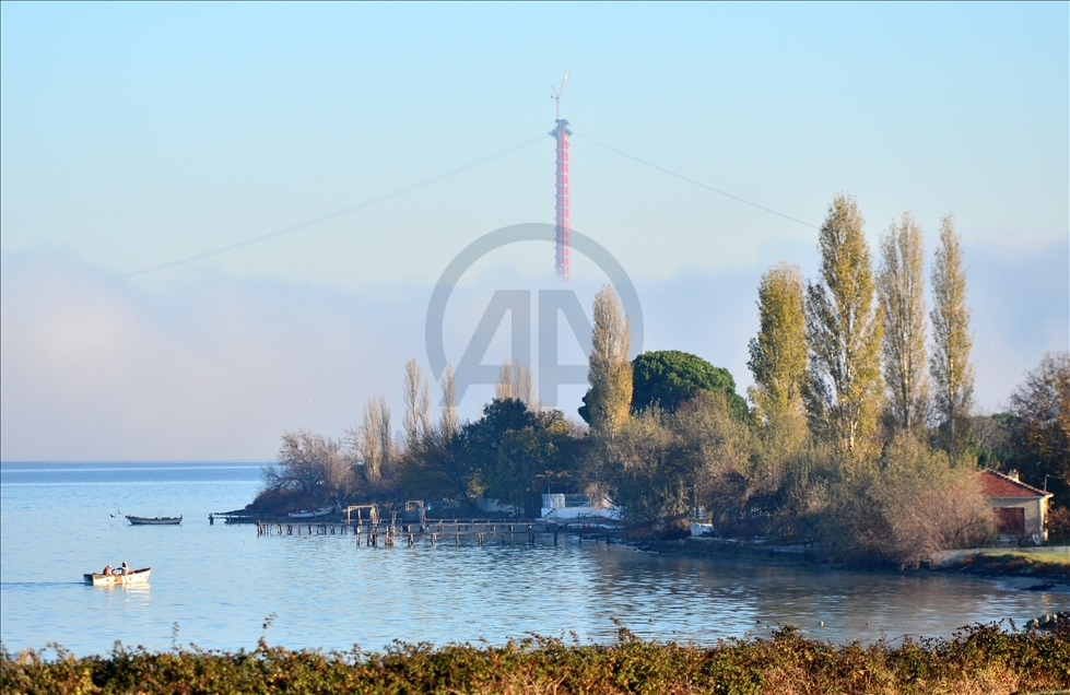 Çanakkale Boğazı yoğun sis nedeniyle çift yönlü transit gemi geçişlerine kapatıldı