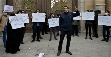 تجمع دانشجویان در تهران در محکومیت ترور محسن فخریزاده
