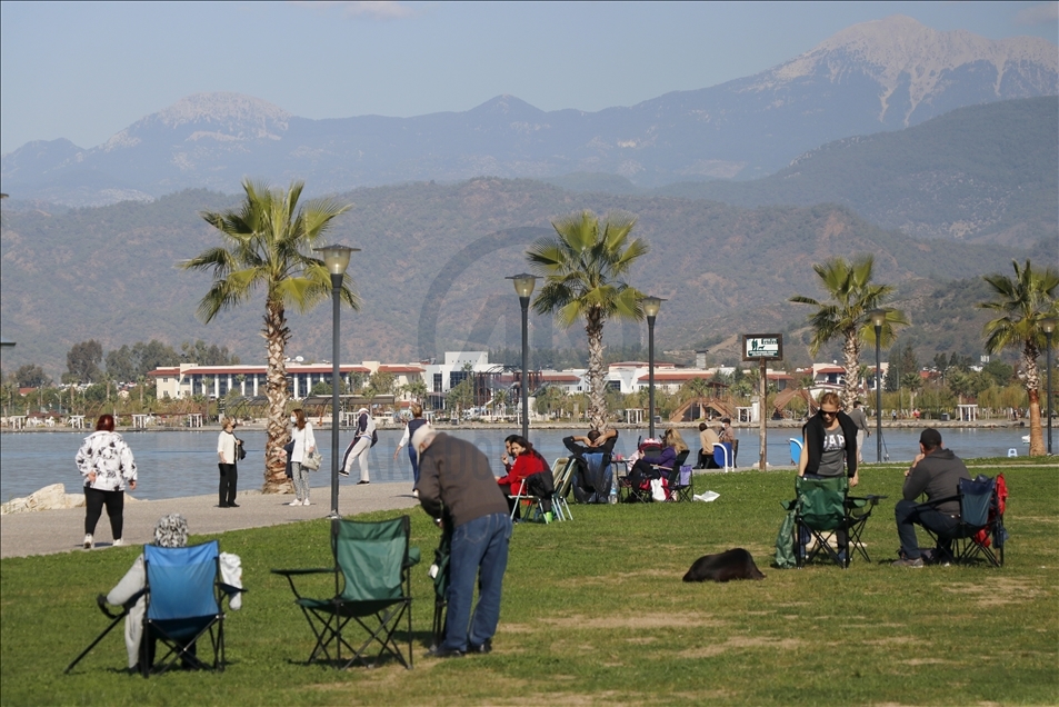 Muğla'nın turistik ilçelerinde sahillerde güneşli hava yoğunluğu