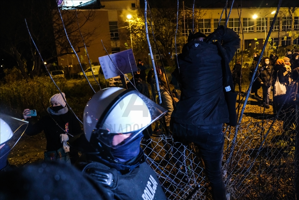Protestas a favor del aborto continúan en Polonia