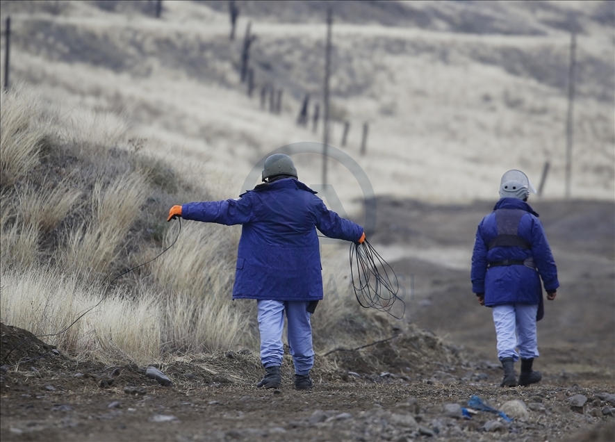 Karabağ'da kurtarılan bölgeler, mayından temizleniyor