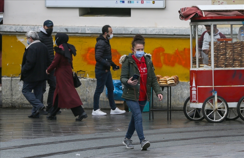 Kısıtlamanın bitmesinin ardından İstanbul'da hareketlilik başladı