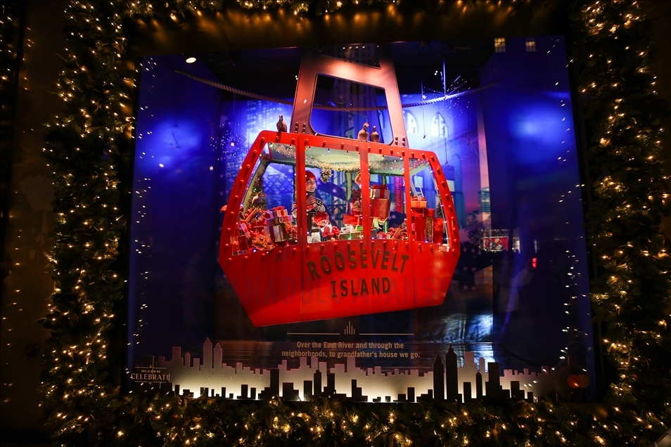 New York Noel öncesi renklendi