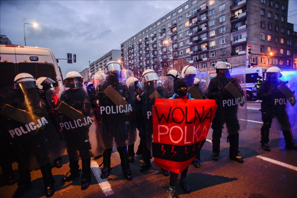 Protestas a favor del aborto continúan en Polonia