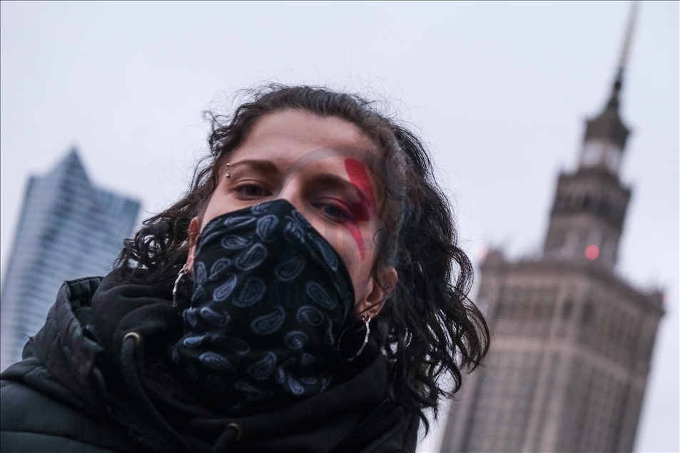 Protestas a favor del aborto continúan en Polonia