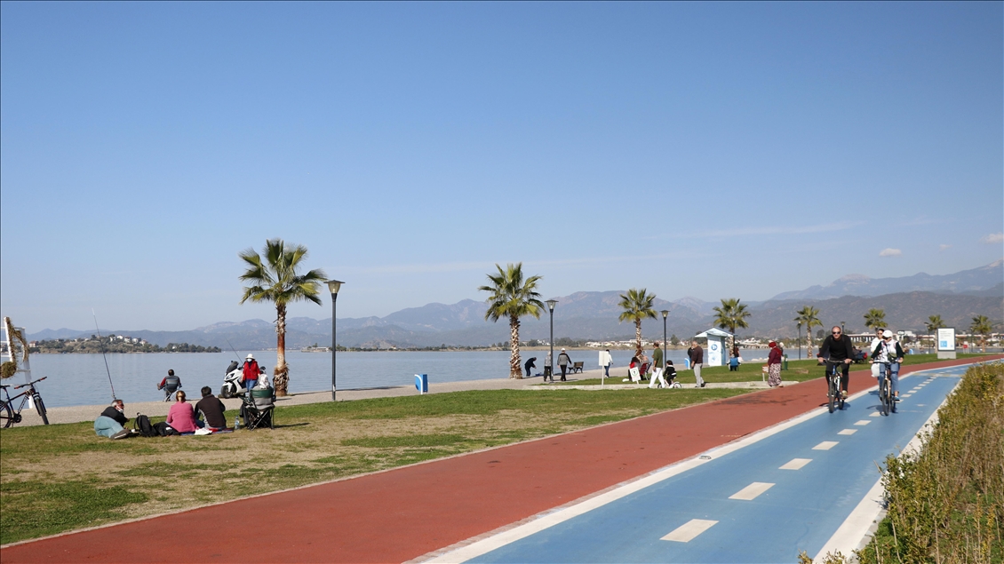 Muğla'nın turistik ilçelerinde sahillerde güneşli hava yoğunluğu