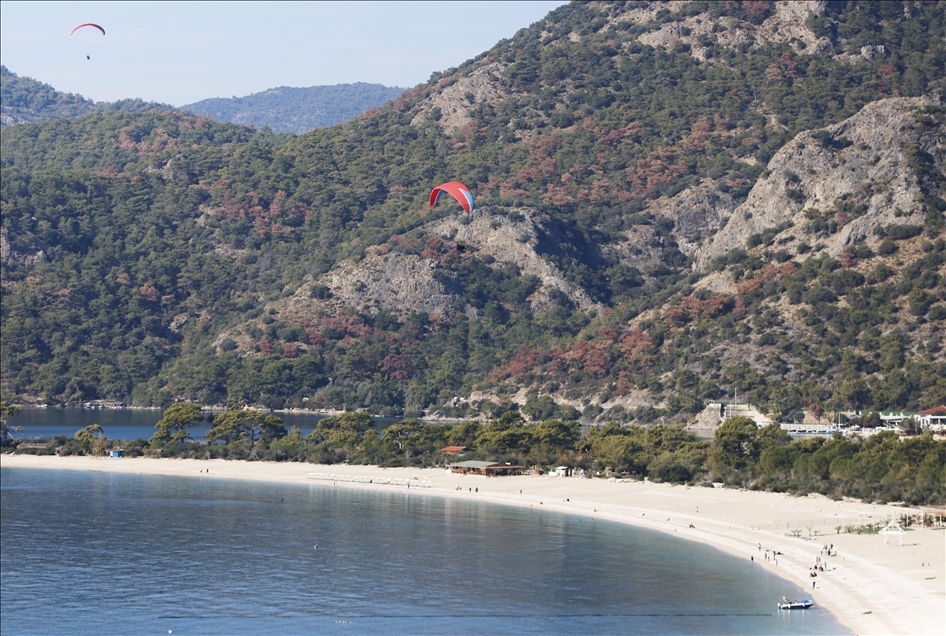Muğla'nın turistik ilçelerinde sahillerde güneşli hava yoğunluğu