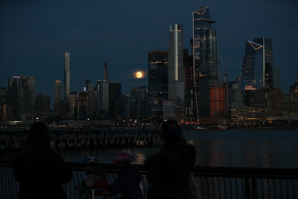 Bulan purnama di New York