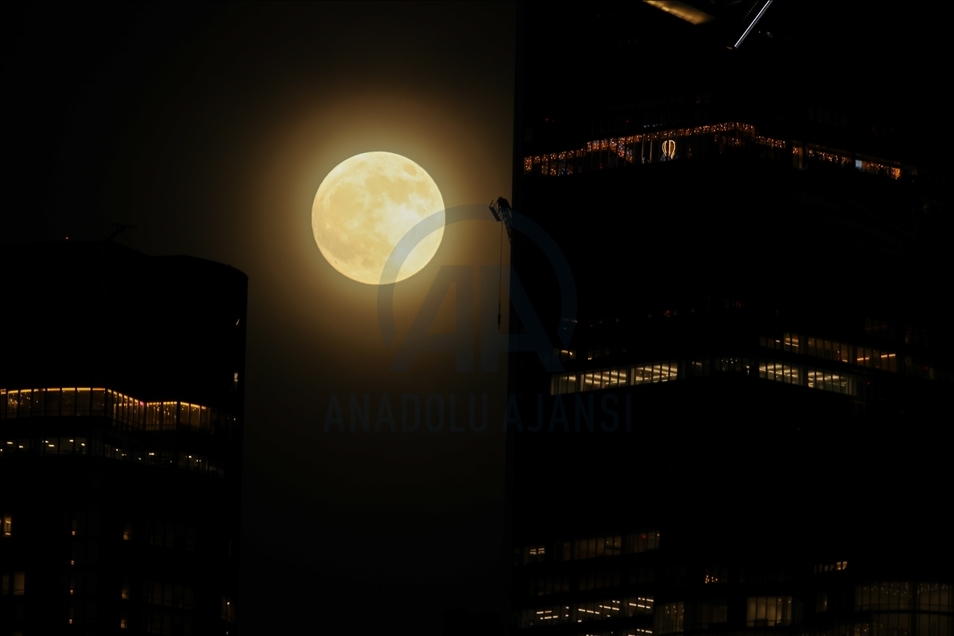 Bulan purnama di New York