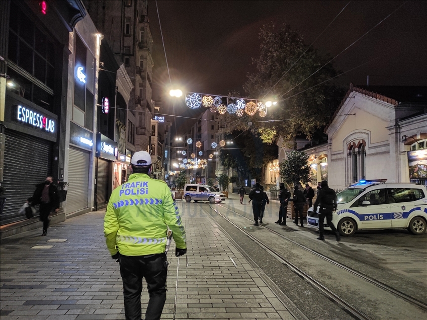 İstanbul, sokağa çıkma kısıtlaması sonrası sessizliğe büründü