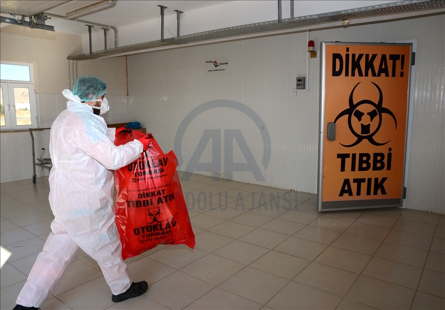 Katı atık ekiplerinin Kovid-19 sürecinde yoğun mesaisi