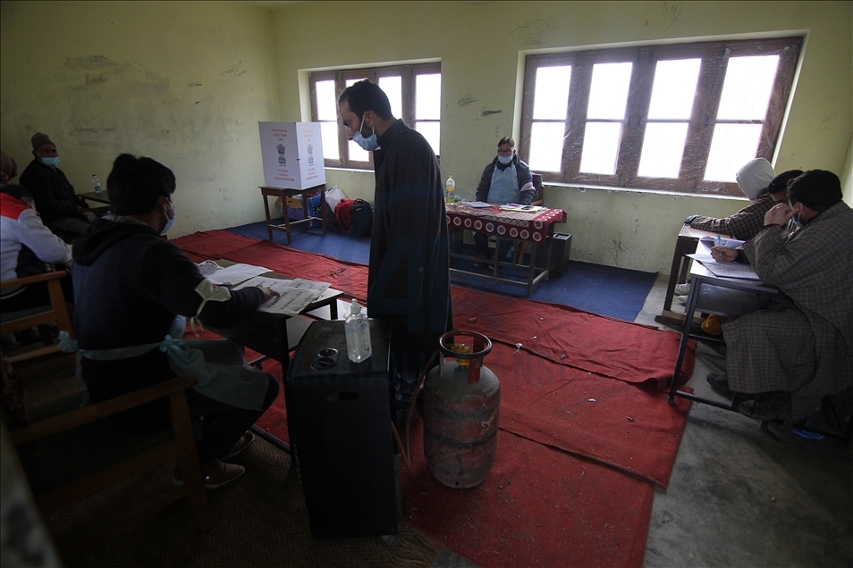 Cammu Keşmir'deki Bölge Kalkınma Konseyi seçiminde ikinci tur