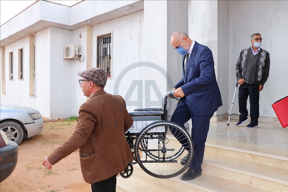 تیکای ترکیه 150 ویلچر به شهروندان معلول لیبی اهدا کرد