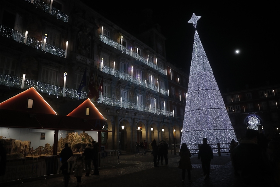 Madrid streets decorated for Christmas