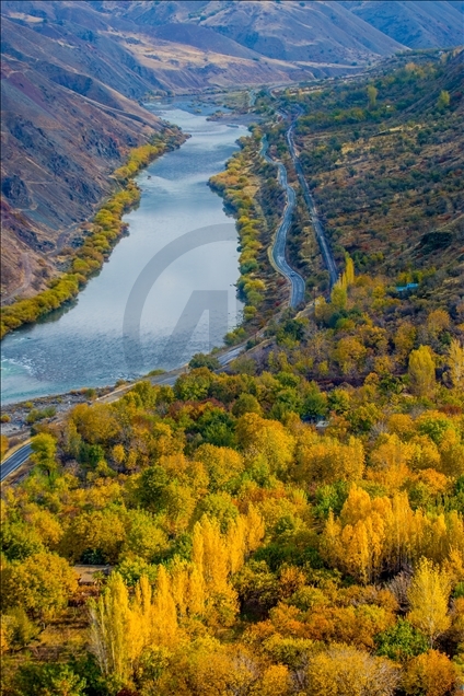 Pemandangan di Elazig, Turki saat musim gugur