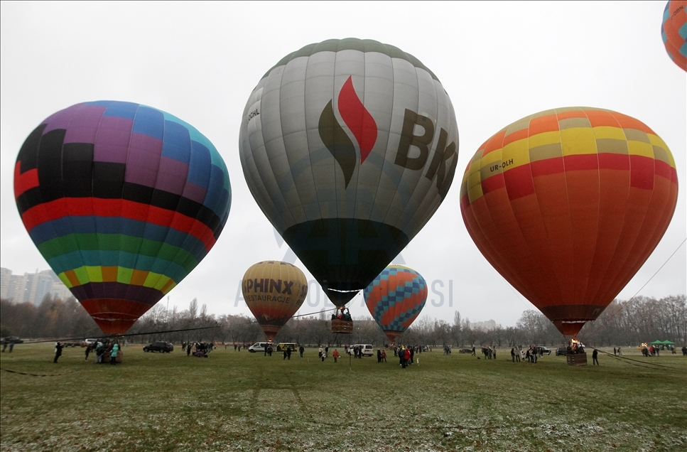 Festival balon udara "Mongolfieria" di Kiev