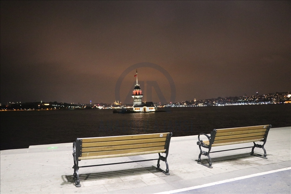 Pemberlakuan jam malam di Istanbul dimulai