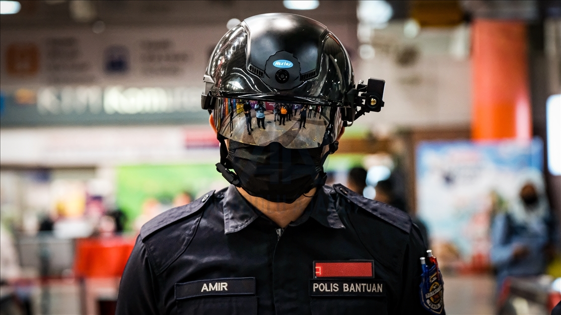 Pemerintah Malaysia buat helm khusus pemindai suhu tubuh