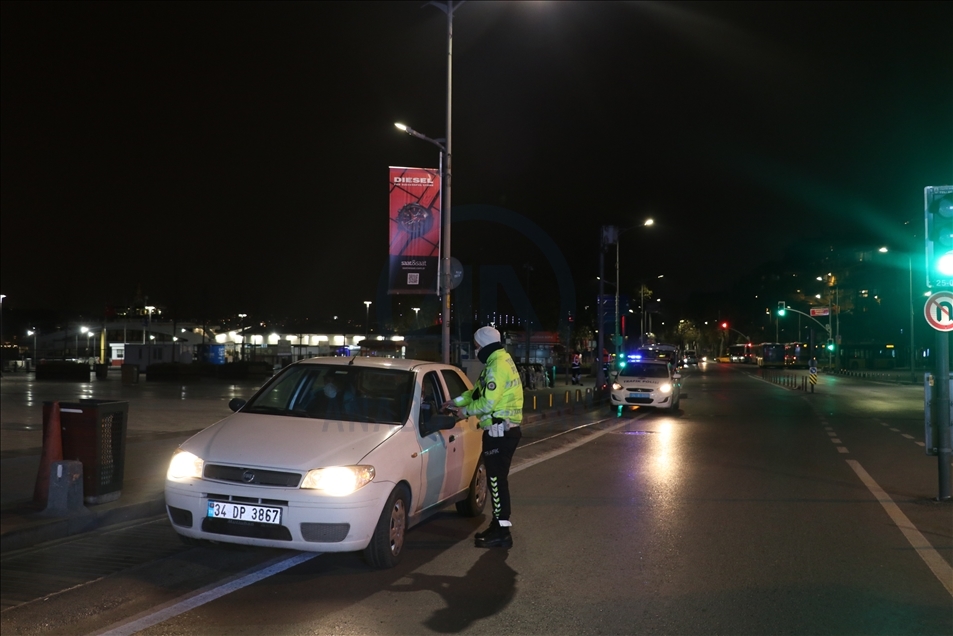Pemberlakuan jam malam di Istanbul dimulai