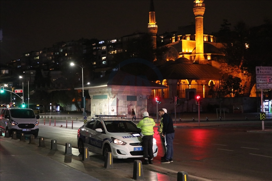 Pemberlakuan jam malam di Istanbul dimulai