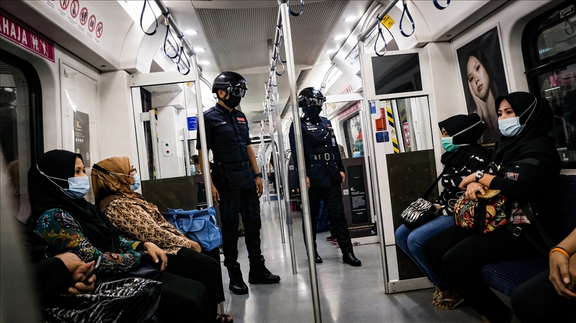 Pemerintah Malaysia buat helm khusus pemindai suhu tubuh