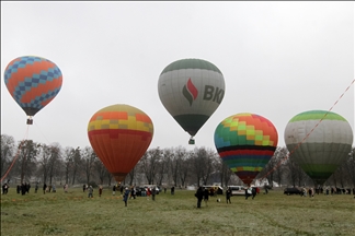 Festival balon udara "Mongolfieria" di Kiev