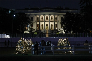 El árbol de Navidad en la Casa Blanca fue encendido