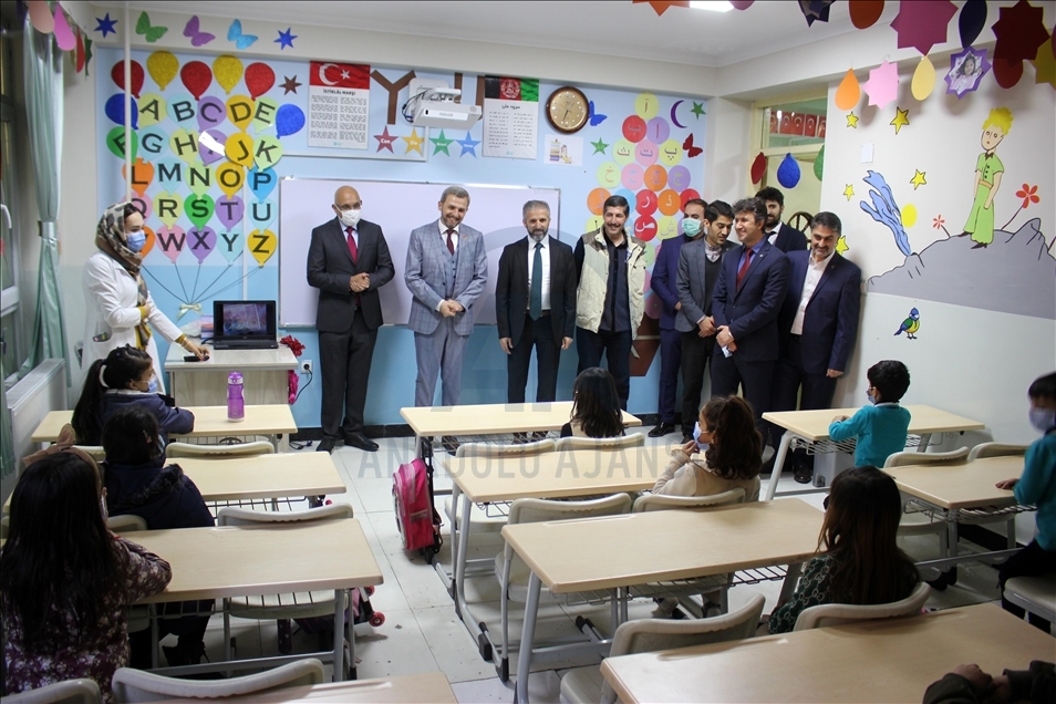 مدرسه ساخته‌شده از سوی بنیاد معارف ترکیه در کابل افتتاح شد 