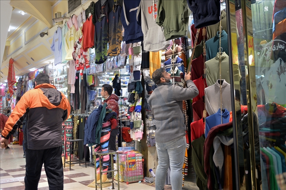 İran'da 2 haftalık kısıtlamanın ardından esnaf yeniden kepenk açtı