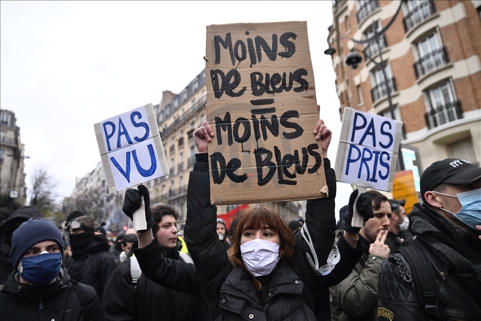 Paris'te protesto
