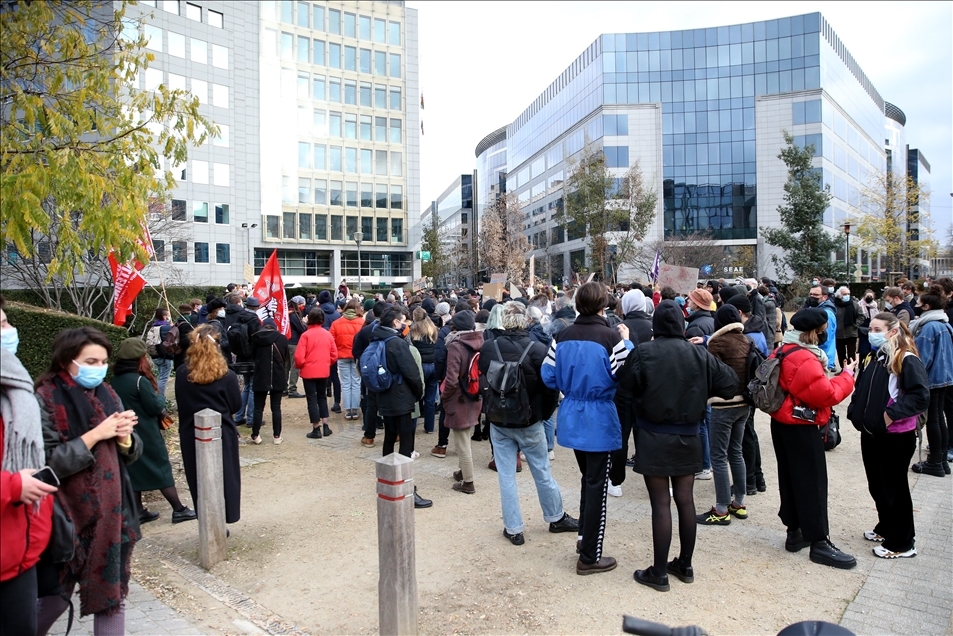 Brüksel'de ırkçılık ve polis şiddeti protesto edildi 