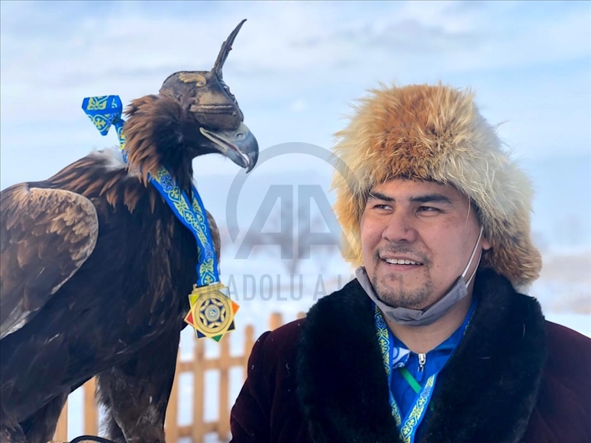 Gjahu me shqiponja në Kazakistan, tradita tre-mijëvjeçare bëhet sport