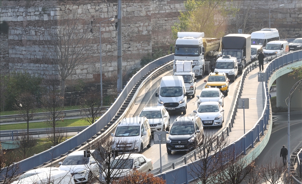 Traffic jam after weekend coronavirus curfew ends in Istanbul