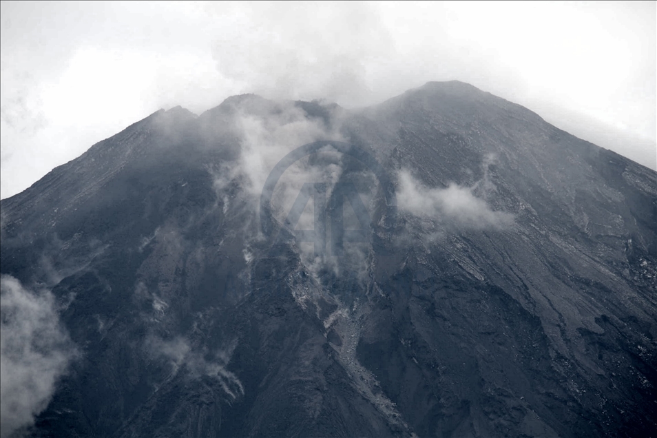 MOUNT SEMERU ERUPTION