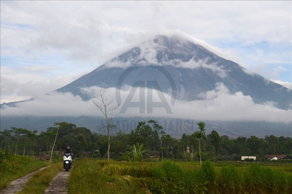 MOUNT SEMERU ERUPTION