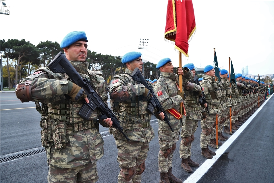 Турецкие военнослужащие примут участие в Параде Победы в Баку