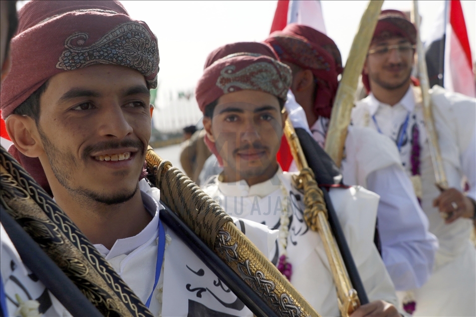 Yemen'de 1500 çift dünya evine girdi
