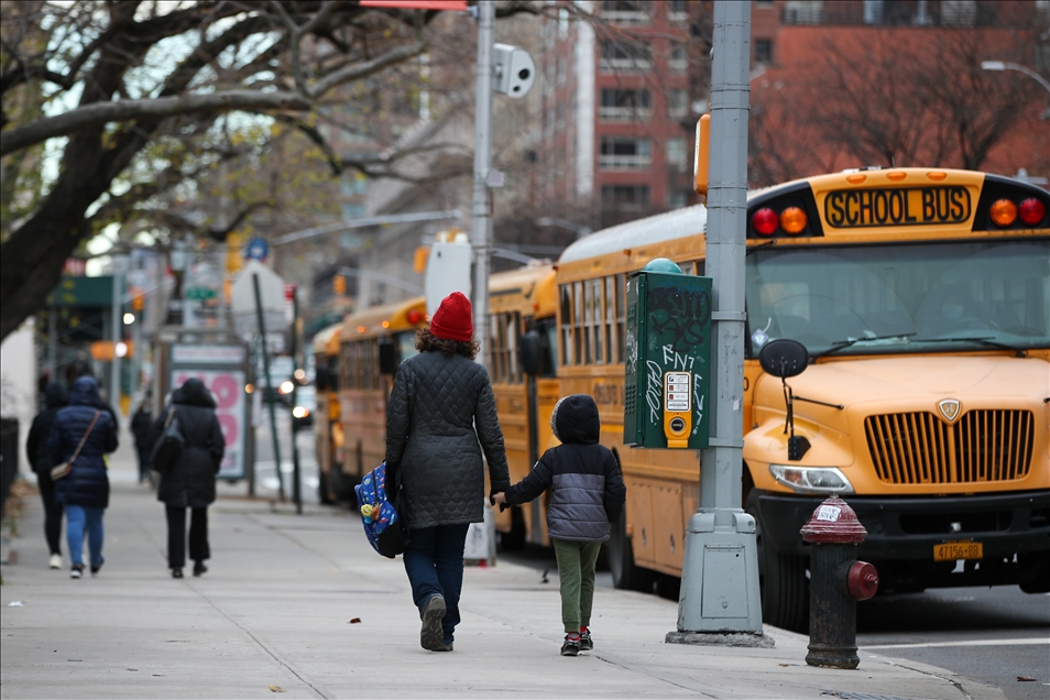 New York'ta ilkokullar yeniden açıldı