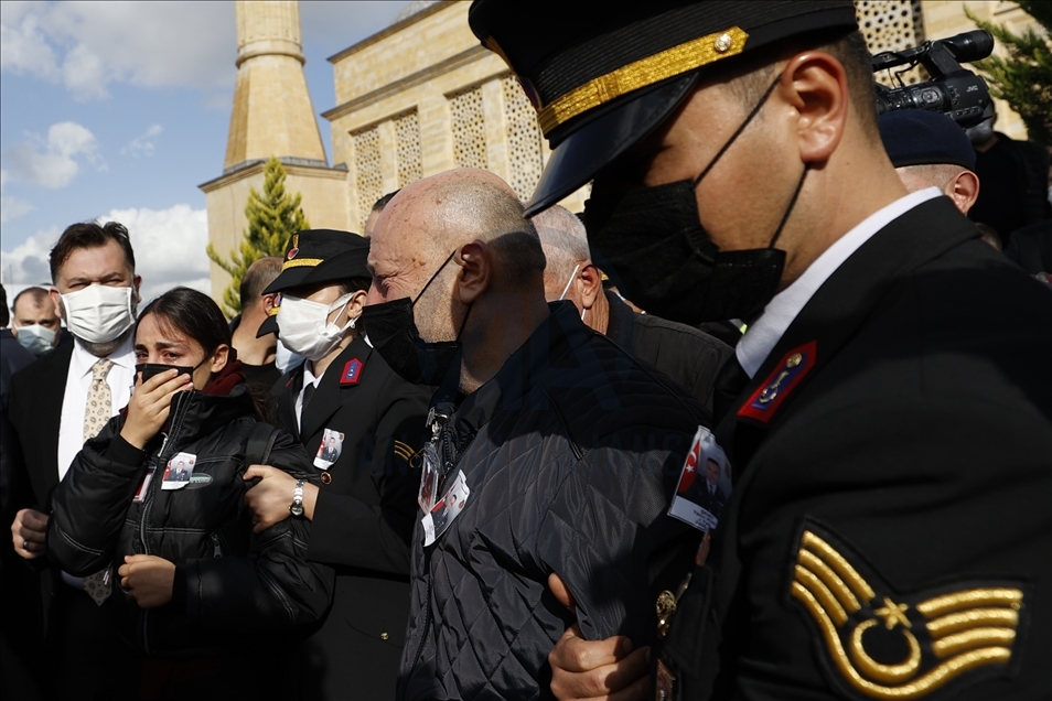 Şehit jandarma yüzbaşı Yasin Kurt, son yolculuğuna uğurlandı