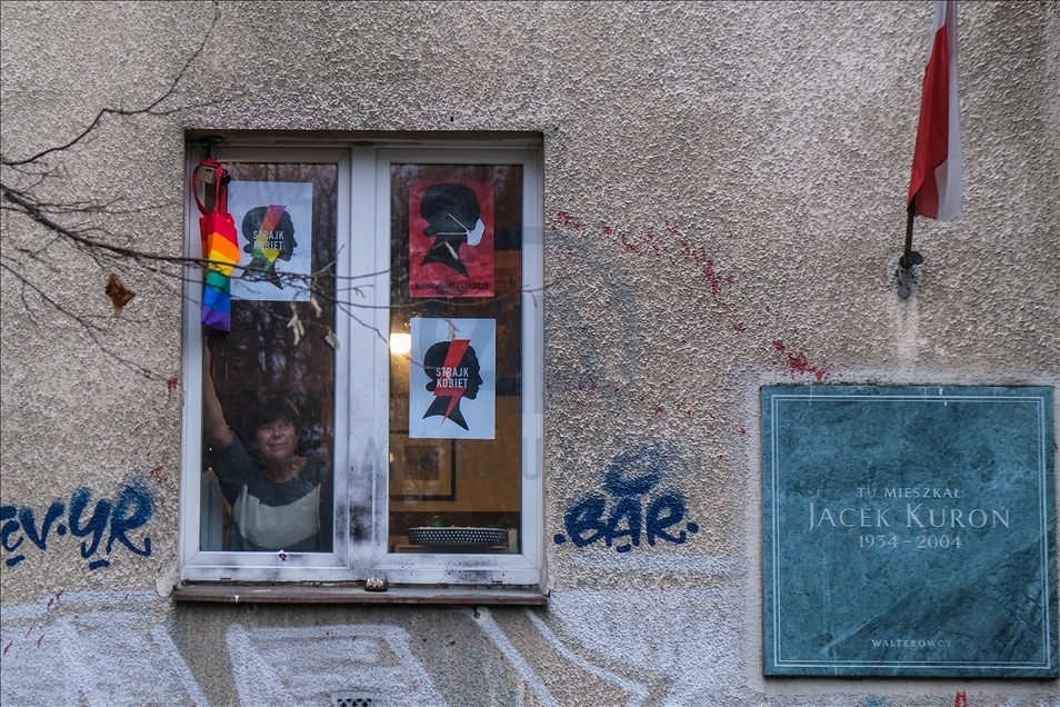 Poland's pro democratic protests continue despiste COVID 19 crisis
