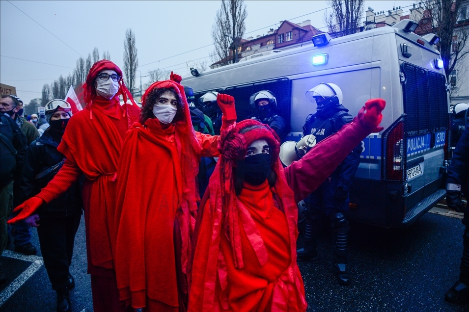Poland's pro democratic protests continue despiste COVID 19 crisis