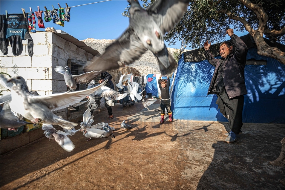 سوريا.. نازحو "مدن الطين" يطالبون بتحويلها لأماكن صالحة للعيش