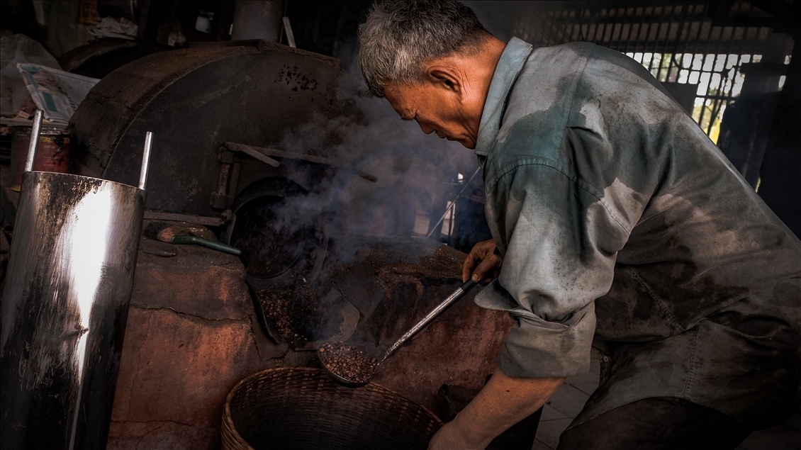 Malaysian coffee factory and 6 decades of traditional roasting